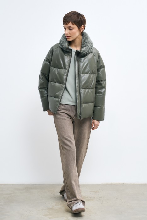 утепленная куртка из натуральной кожи от бренда снежная королева вид слева