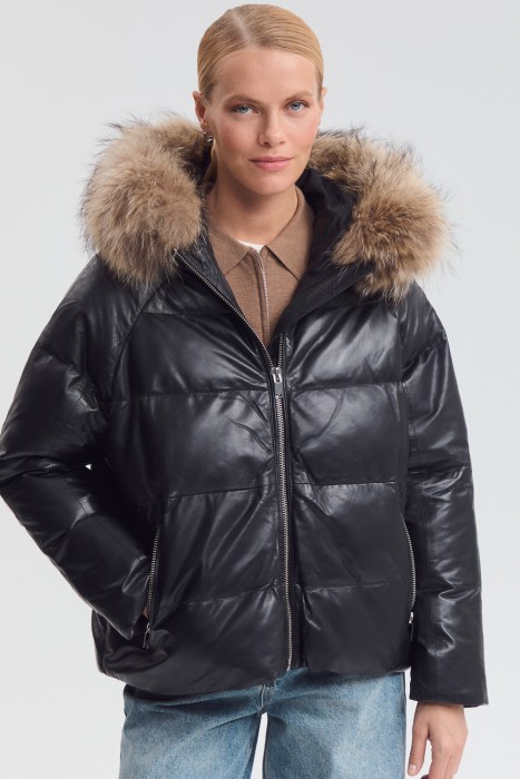 утепленная куртка из натуральной кожи от бренда снежная королева вид слева