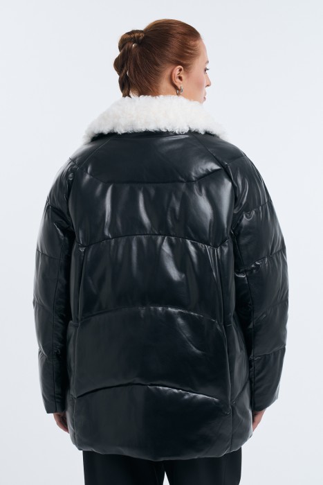 утепленная куртка из натуральной кожи по цене 14680 руб вид справа