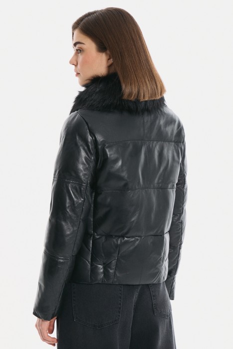 утепленная куртка из натуральной кожи по цене 17120 руб вид справа