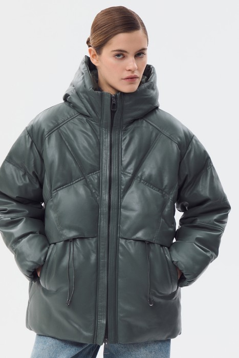 утепленная куртка из натуральной кожи от бренда снежная королева вид слева