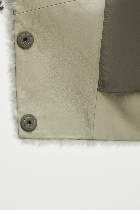 утепленная куртка из натуральной кожи по цене 11000 руб вид справа