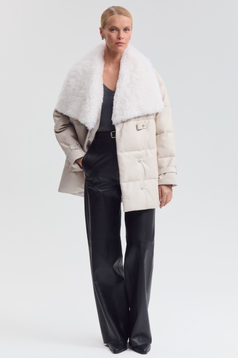 утепленная куртка из натуральной кожи от бренда снежная королева вид слева