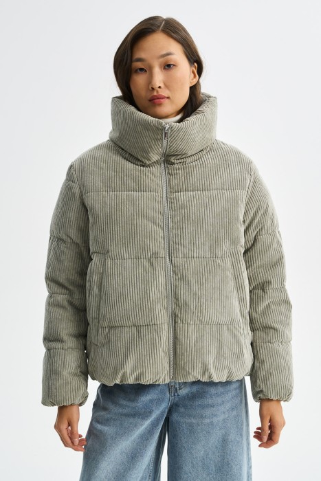 утепленная куртка из вельвета от бренда снежная королева вид слева