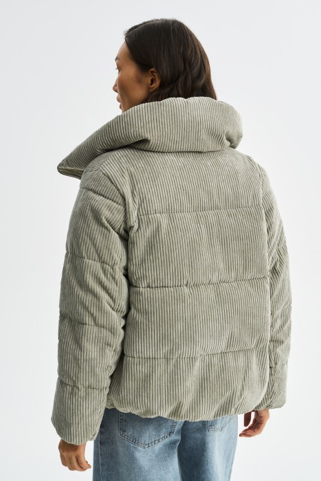 утепленная куртка из вельвета по цене 5450 руб вид справа