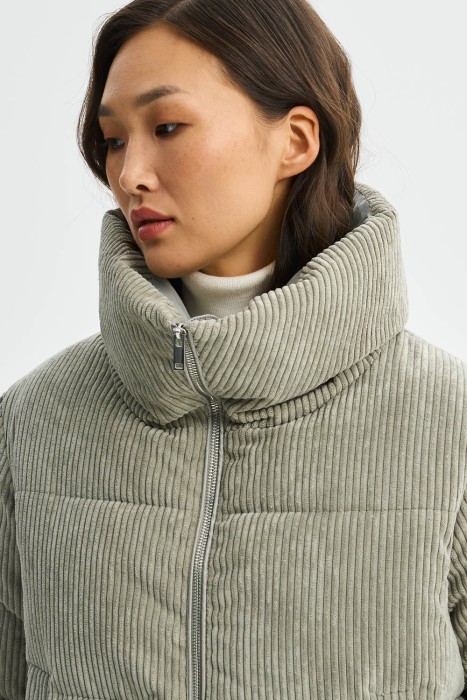 утепленная куртка из вельвета из россии вид сбоку