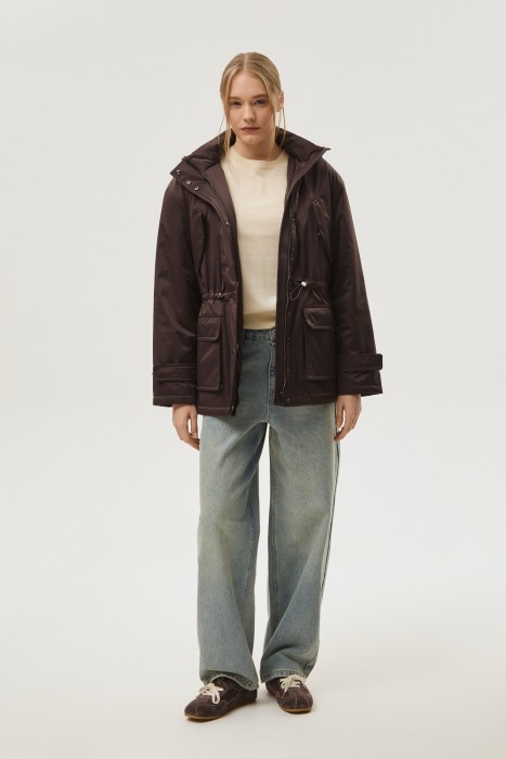 утепленная куртка с капюшоном из россии вид сбоку