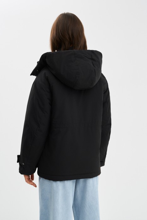 утепленная куртка с капюшоном по цене 4500 руб вид справа