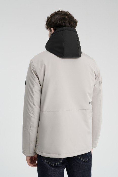 утепленная куртка с капюшоном от бренда снежная королева вид слева