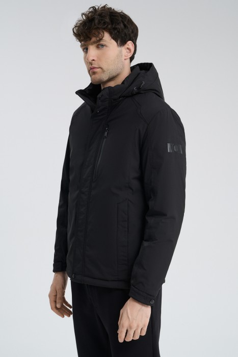 утепленная куртка с капюшоном из россии вид сбоку