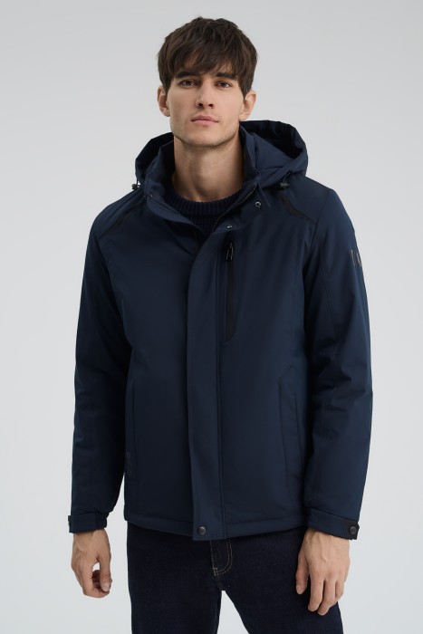 утепленная куртка с капюшоном от бренда снежная королева вид слева