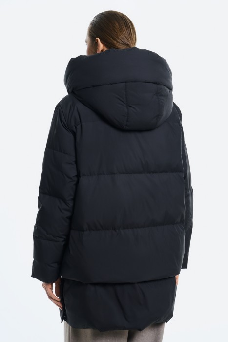 утепленная куртка с капюшоном по цене 5810 руб вид справа