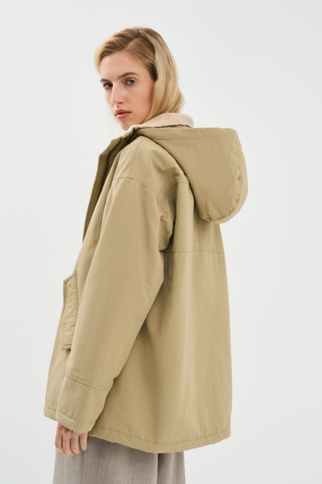 утепленная куртка с капюшоном по цене 5360 руб вид справа