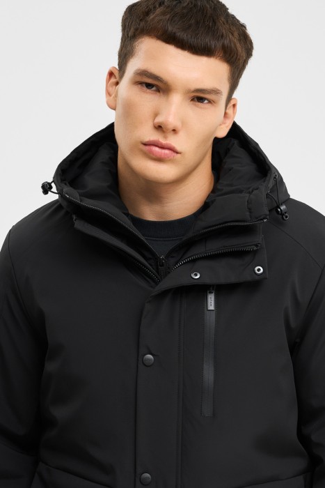 утепленная куртка с капюшоном из россии вид сбоку