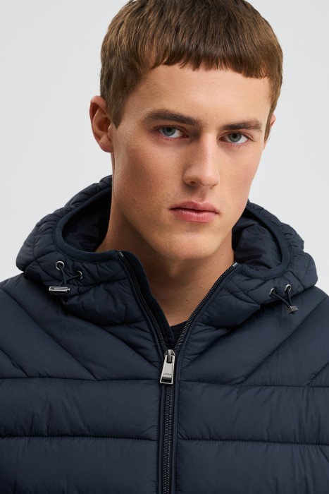 утепленная куртка с капюшоном по цене 5080 руб вид справа