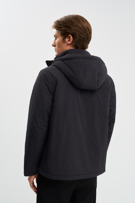 утепленная куртка с капюшоном по цене 3830 руб вид справа