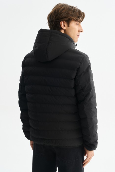 утепленная куртка с капюшоном по цене 5080 руб вид справа