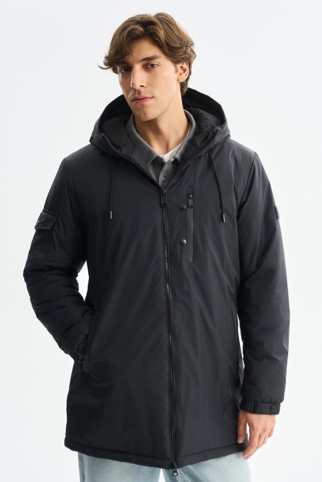 утепленная куртка с капюшоном от бренда снежная королева вид слева