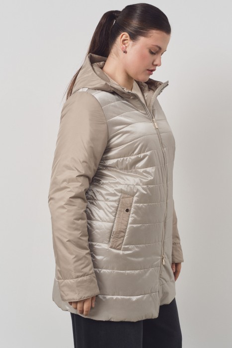 утепленная куртка с капюшоном из россии вид сбоку