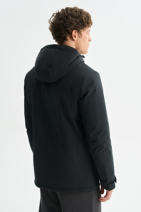 утепленная куртка с капюшоном по цене 6230 руб вид справа