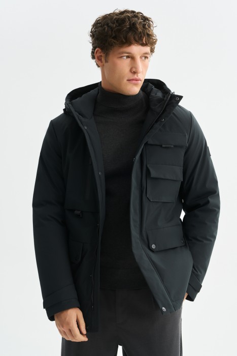 утепленная куртка с капюшоном из россии вид сбоку