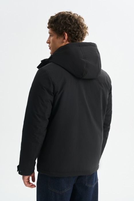 утепленная куртка с капюшоном по цене 5560 руб вид справа