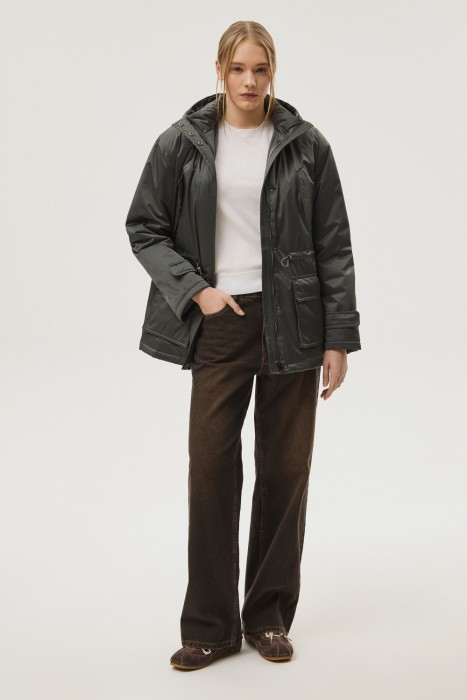 утепленная куртка с капюшоном из россии вид сбоку