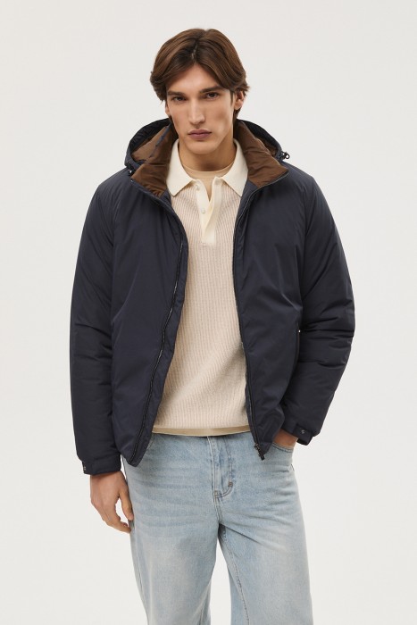 утепленная куртка с капюшоном от бренда снежная королева вид слева