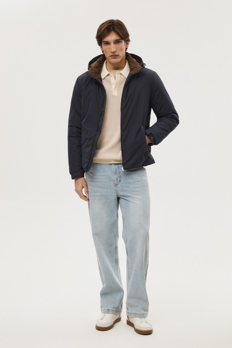 утепленная куртка с капюшоном из россии вид сбоку