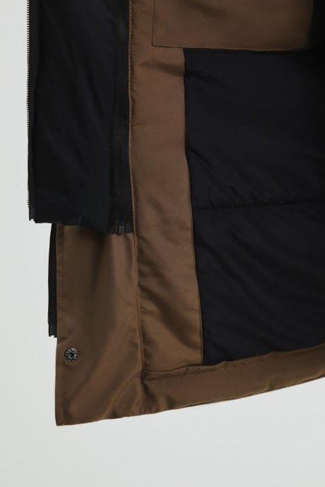 утепленная куртка с капюшоном из россии вид сбоку