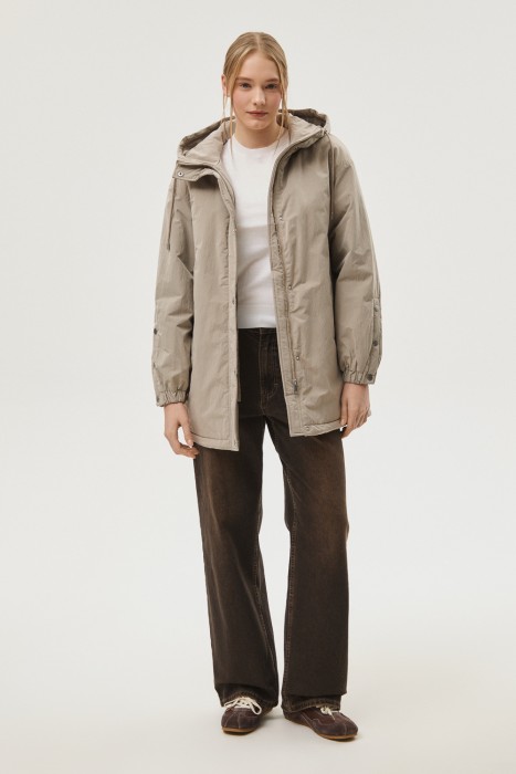 утепленная куртка с капюшоном из россии вид сбоку
