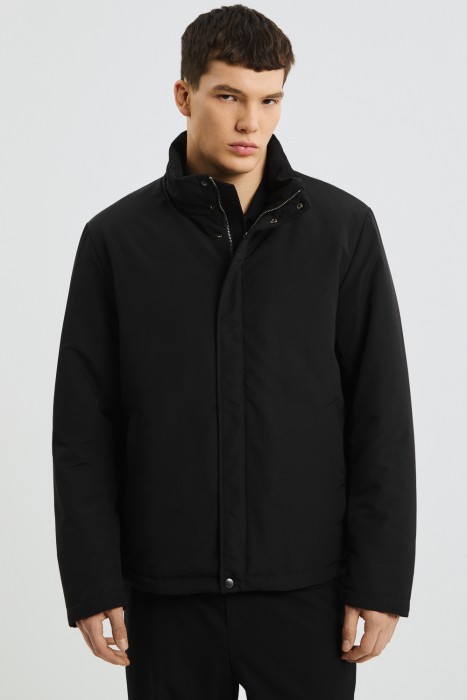 утепленная куртка с капюшоном от бренда снежная королева вид слева