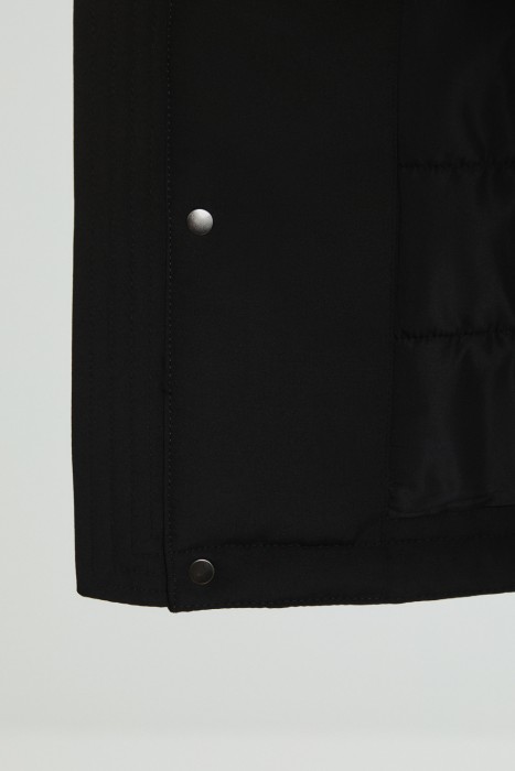 утепленная куртка с капюшоном из россии вид сбоку