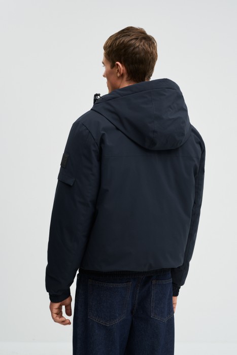 утепленная куртка с капюшоном по цене 2270 руб вид справа