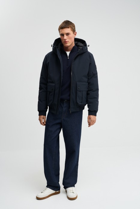 утепленная куртка с капюшоном из россии вид сбоку