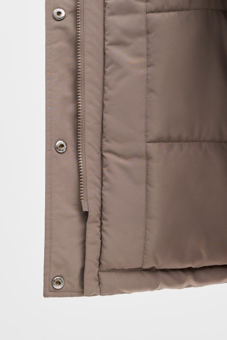 утепленная куртка с капюшоном из россии вид сбоку