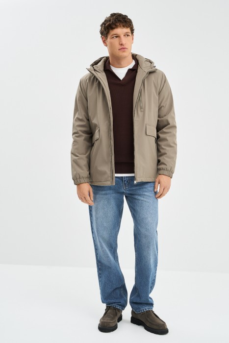 утепленная куртка с капюшоном из россии вид сбоку