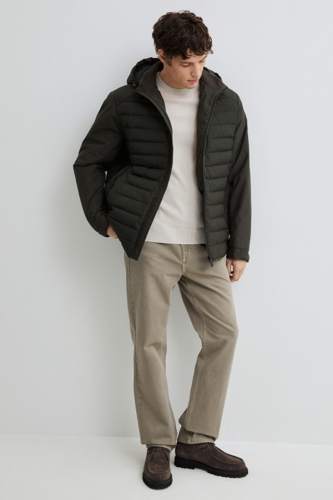 утепленная куртка с капюшоном от бренда снежная королева вид слева