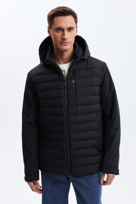 утепленная куртка с капюшоном от бренда снежная королева вид слева