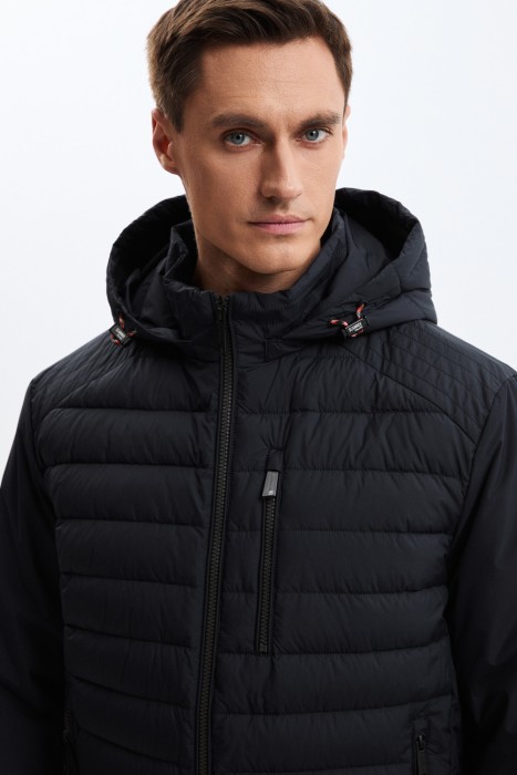 утепленная куртка с капюшоном из россии вид сбоку