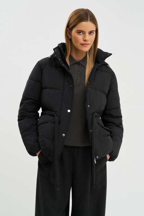 утепленная куртка с капюшоном от бренда снежная королева вид слева