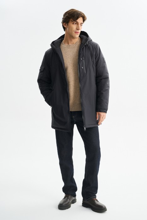 утепленная куртка с капюшоном от бренда снежная королева вид слева