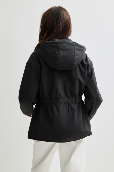 утепленная куртка с капюшоном по цене 7400 руб вид справа