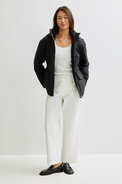 утепленная куртка с капюшоном из россии вид сбоку