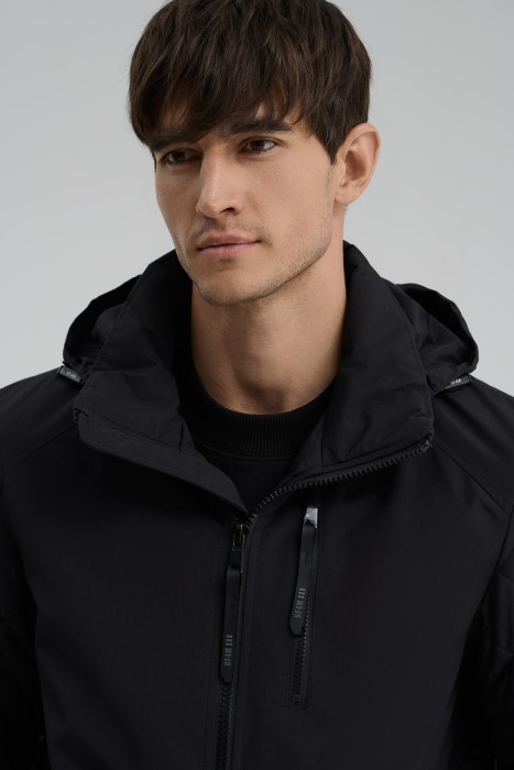 утепленная куртка с капюшоном из россии вид сбоку