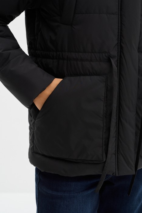 утепленная куртка с кулиской из россии вид сбоку