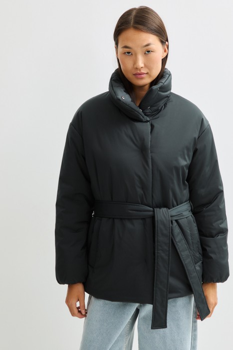 утепленная куртка с поясом от бренда снежная королева вид слева