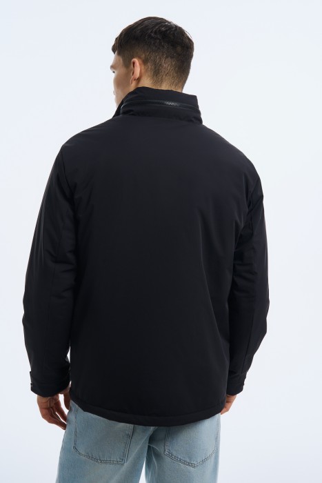 утепленная куртка по цене 3880 руб вид справа