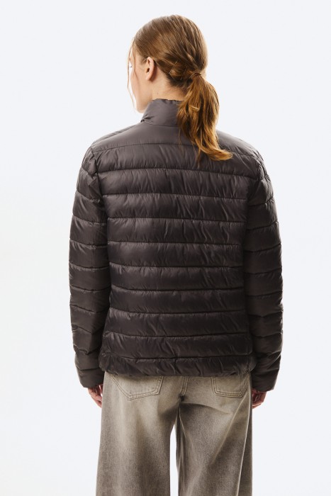 утепленная куртка по цене 3350 руб вид справа