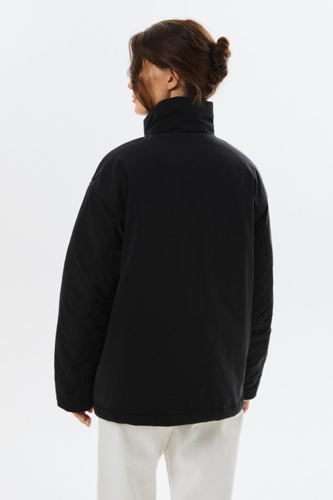 утепленная куртка по цене 3730 руб вид справа